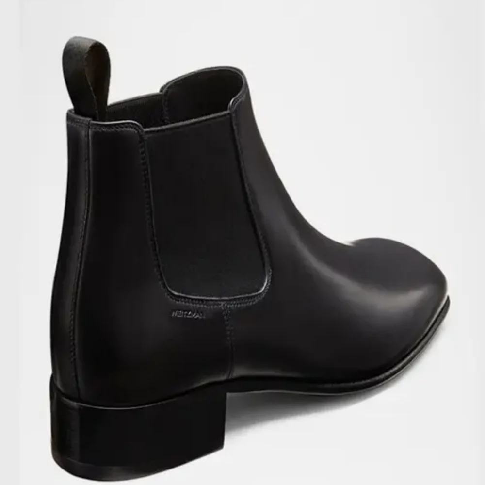 Stuart Weitzman Men Adwin Black Leather Chelsea Boots... Size 10M